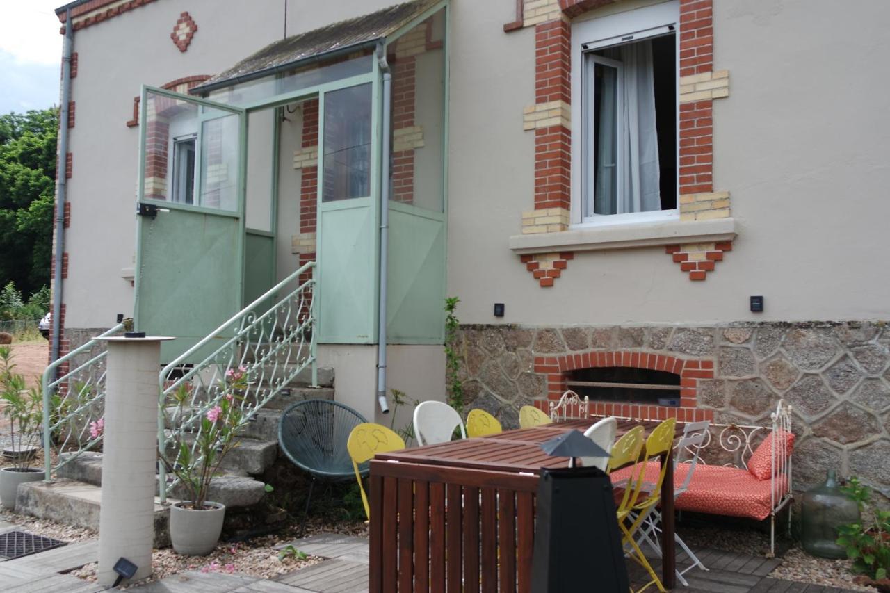 Domaine Du Pavillon Gite 15 Personnes Issy-l'Eveque Kültér fotó