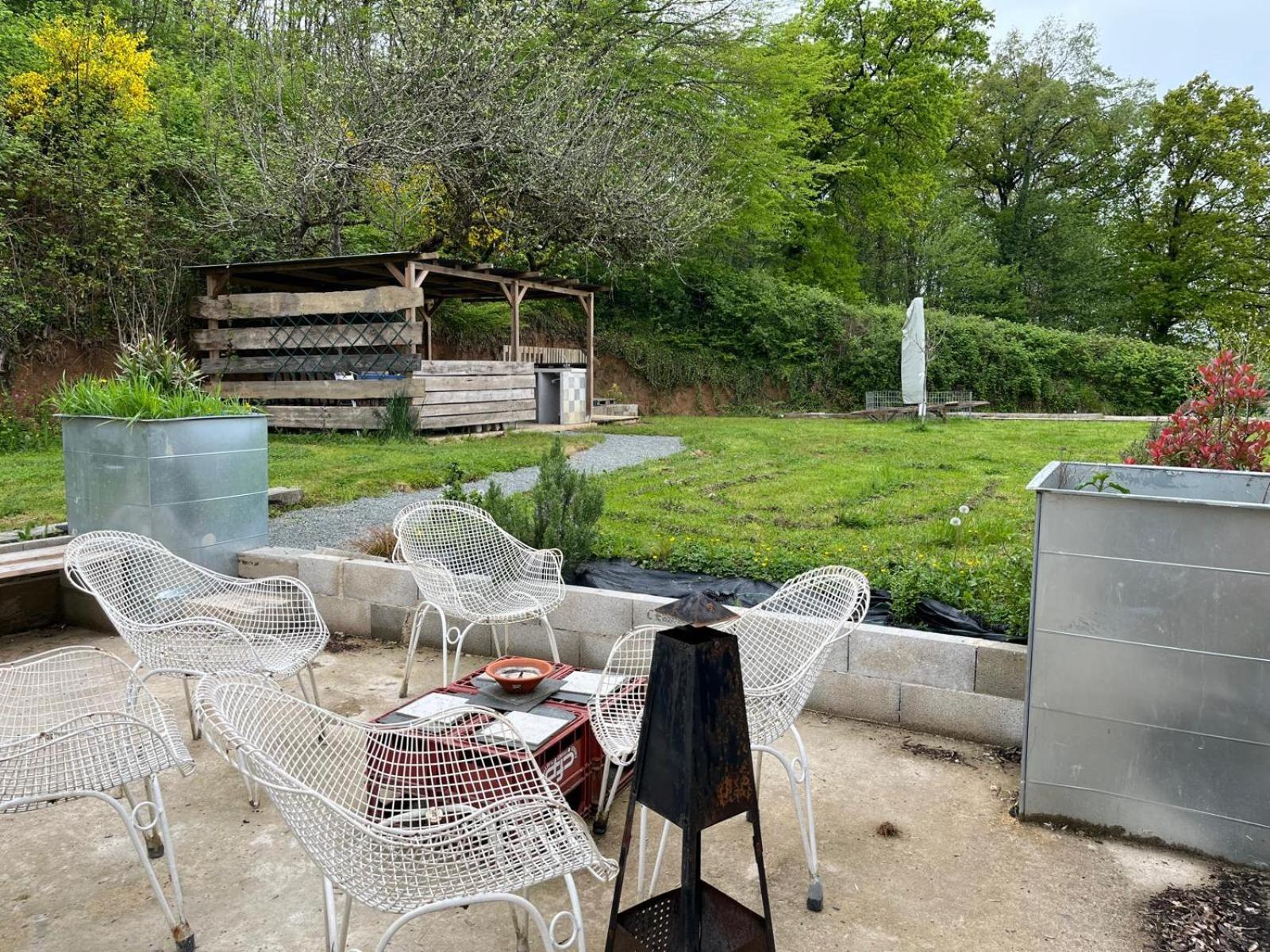 Domaine Du Pavillon Gite 15 Personnes Issy-l'Eveque Kültér fotó