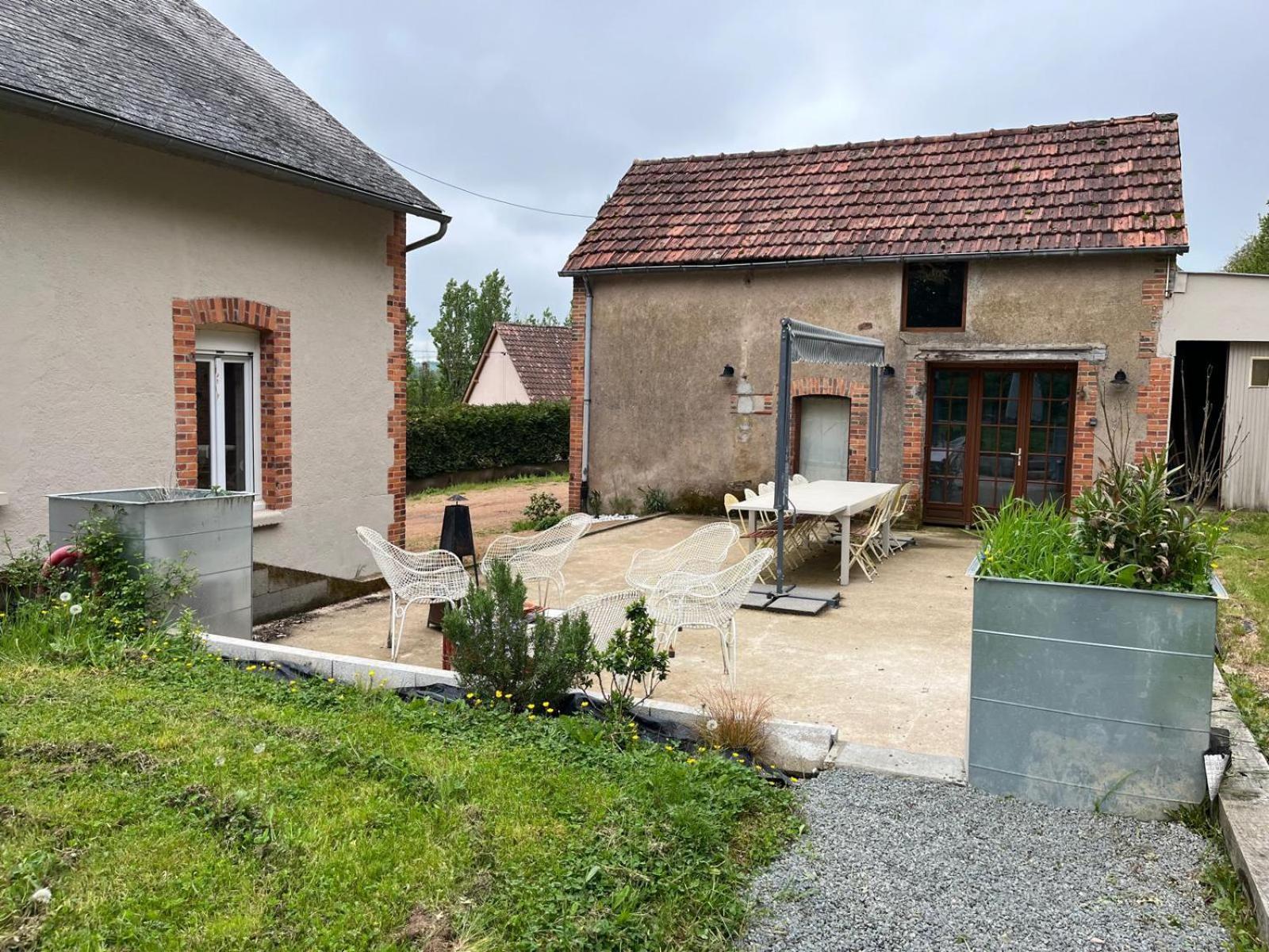 Domaine Du Pavillon Gite 15 Personnes Issy-l'Eveque Kültér fotó